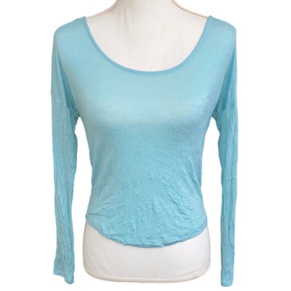 Light Blue Lightweight Long Sleeve Crop Top American Dream Size Small Cutout - Picture 3 of 7